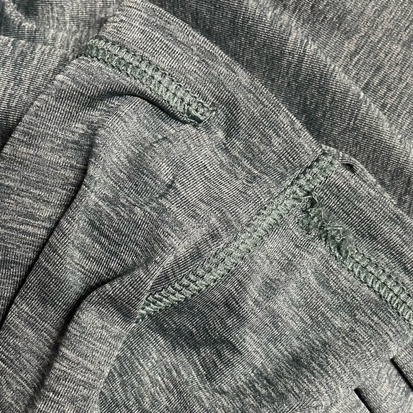 Greyson Men’s Dark Gray Heather M Guide Sport Quarter Zip Embroidered*** - Picture 10 of 13